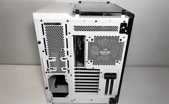 نمای پشت   Crystal Series 620X کورسیر