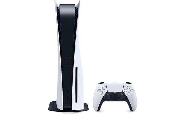 تفاوت ظاهری نسخه دیجیتال و استاندارد PS5 یک شیار روی بدنه است که دیسک بازی در آن قرار میگیرد. 