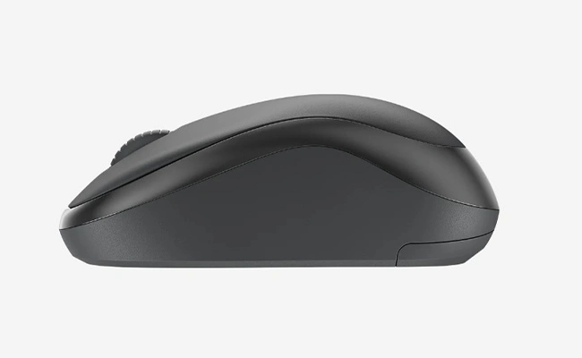 در این عکس یک ماوس لاجیتک بی سیم MK295 نمایش داده شده است.