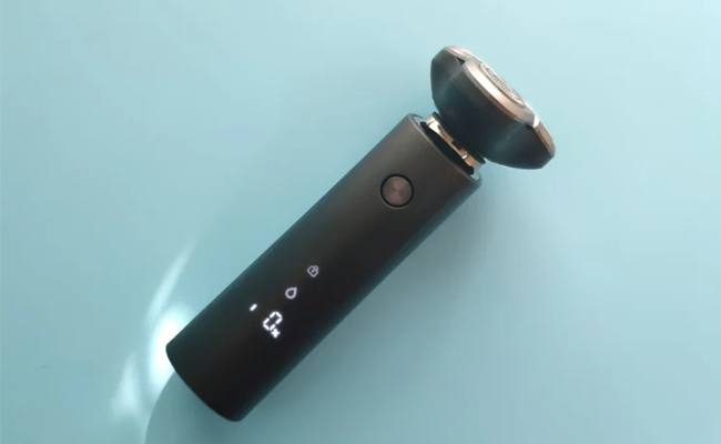 عکس ریش تراش شیائومی مدل Mijia s500 روی بک گراند آبی