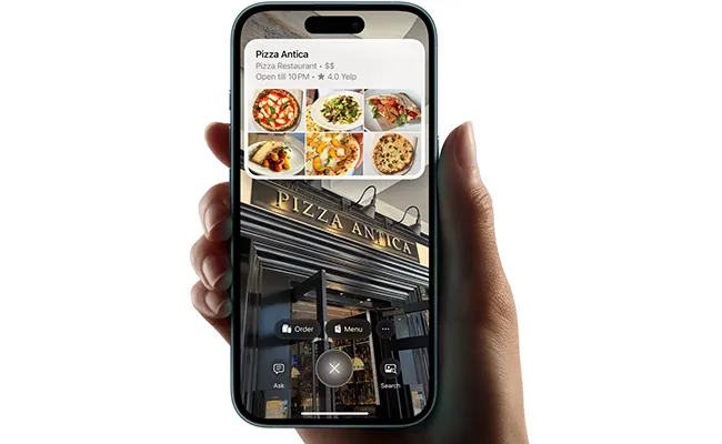 در این عکس تصویری از عملکرد هوش بصری گوشی iPhone 16 در تشخیص ریتینگ یک رستوران نمایش داده شده است.