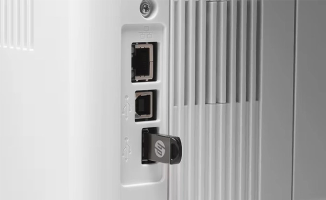 در این عکس پورت&zwnj;های اتصال پرینتر تک کاره لیزری اچ پی مدل M501dn نمایش داده شده است.