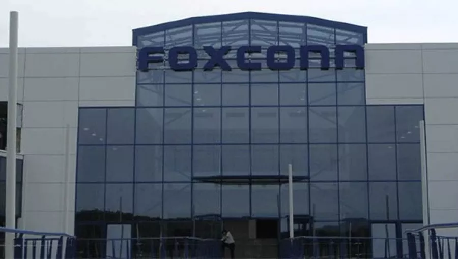 بزرگترین کارخانه تولید قطعات الکترونیکی و رایانه ای 富士康  Foxconn