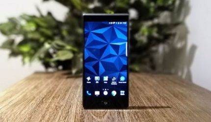 بررسی بلک بری موشن (Blackberry Motion): یک گوشی خوب با ظاهری متفاوت!