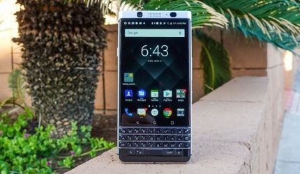 نقد و بررسی BlackBerry Keyone : گوشی متفاوت بلک بری