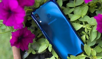 نقد و بررسی گلکسی A20 سامسونگ: خوش قیمت و خوش دست