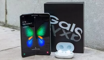 نقد و بررسی گلکسی فولد سامسونگ (Galaxy Fold) : یک گوشی کاملا خاص!