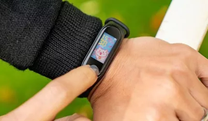نقد و بررسی شیائومی می بند 4 (Xiaomi Mi Band 4)| یک ردیاب عالی و ارزان قیمت