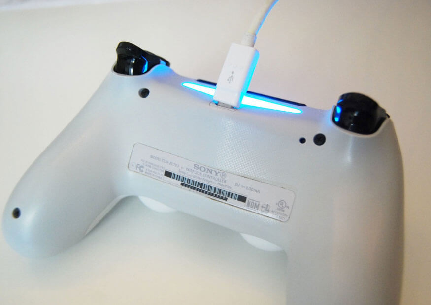 اتصال کنترلر PS4 به کامپیوتر با کابل USB